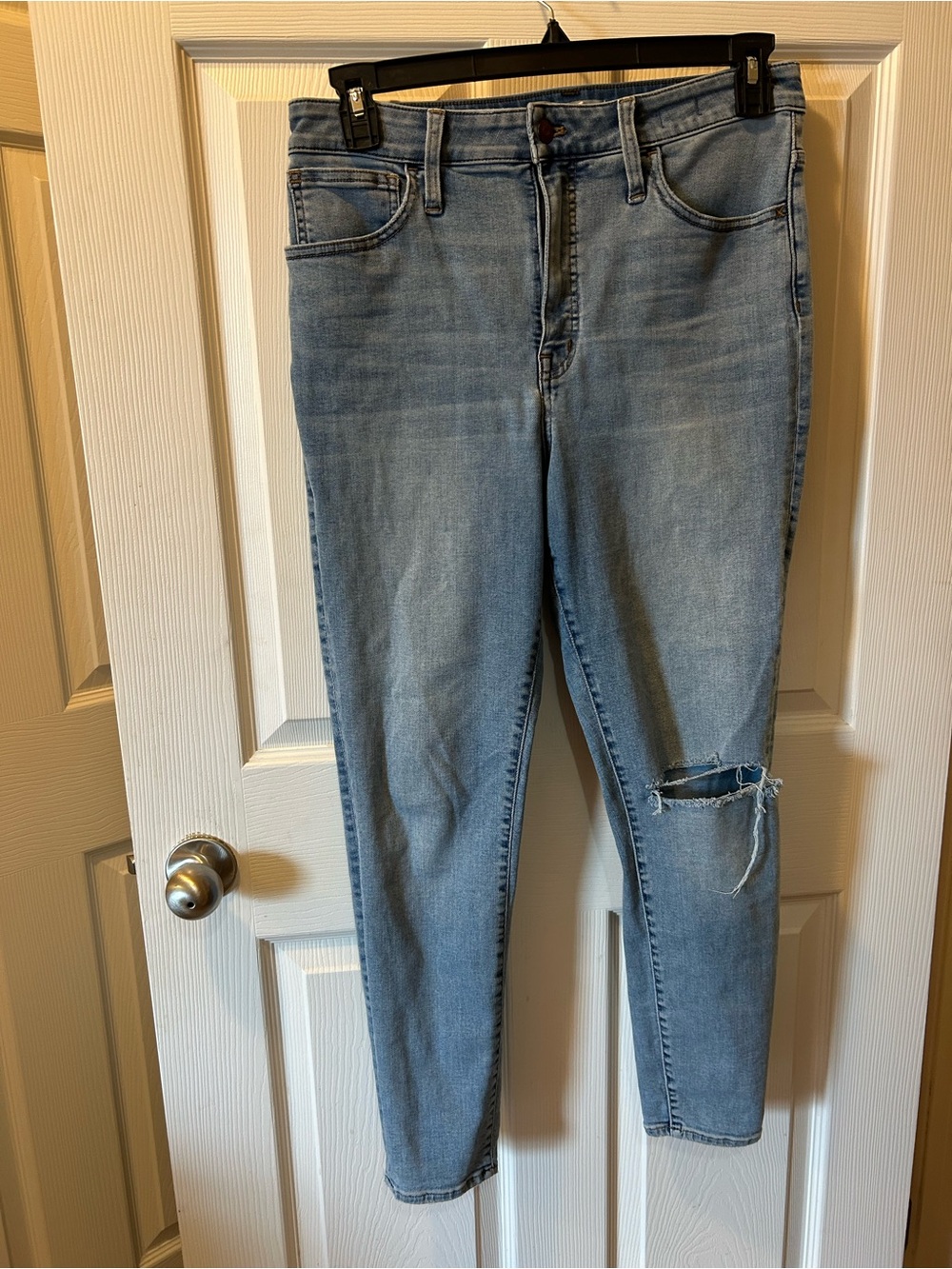 Madewell Size 30 Curvy Road Tripper Light Blue Distressed Skinny Jeans Pre-Owned